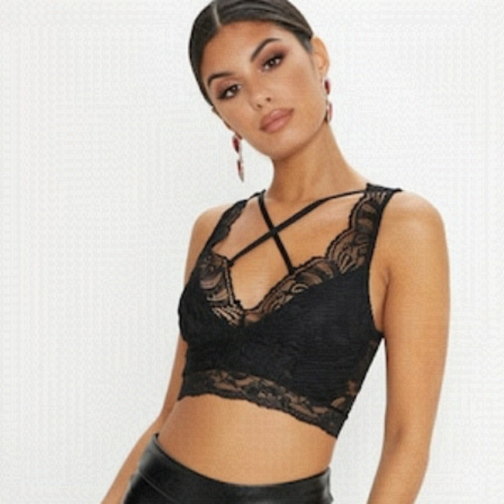 NWOT BLACK LACE  CRISS CROSS FRONT DETAIL PADDED BRALETTE | ADJUSTABLE